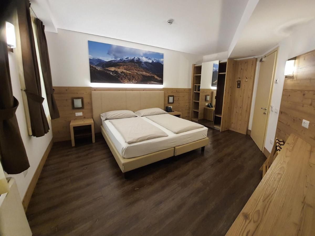 Touring Hotel & Spa เอโดโล ภายนอก รูปภาพ